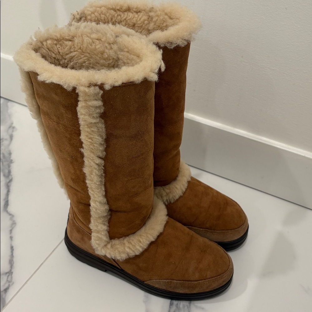 Original UGG Australia Classic Chestnut Winter Boots